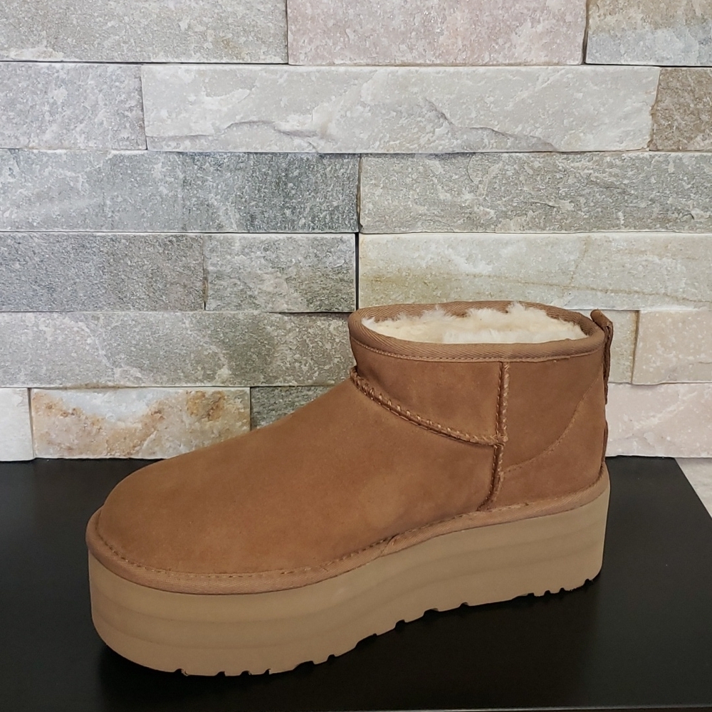 UGG Women's Classic Ultra Mini Platform Boot - Picture 8 of 9